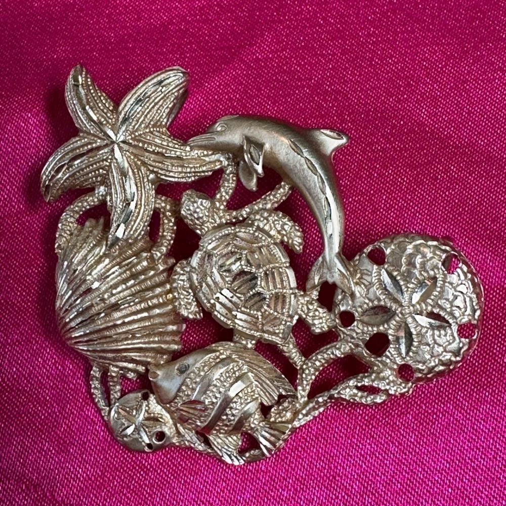 Beach Gold Metal Cluster Pendant ( not real gold)